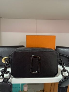 Marc Jacobs Black Leather Crossbody Camera Bag with Gunmetal Logo